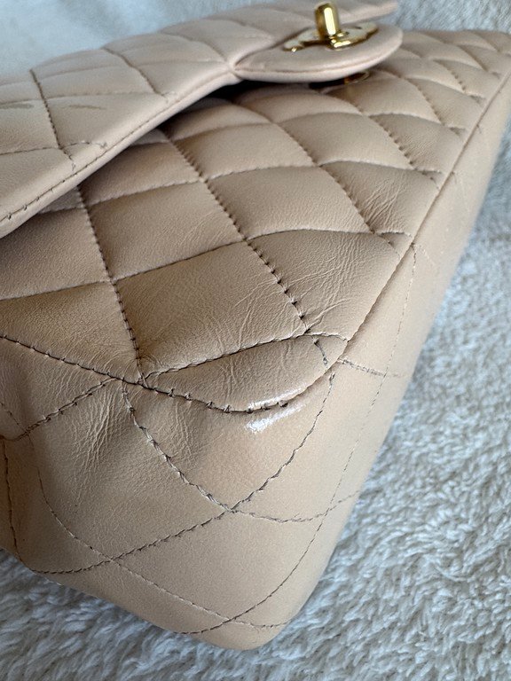 CHANEL Beige Lambskin Classic Double Flap Medium GHW - Image 10