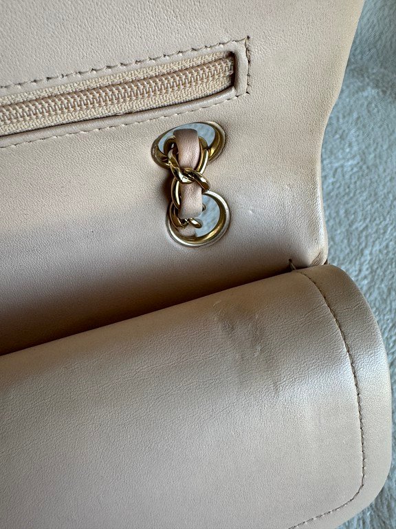 CHANEL Beige Lambskin Classic Double Flap Medium GHW - Image 18