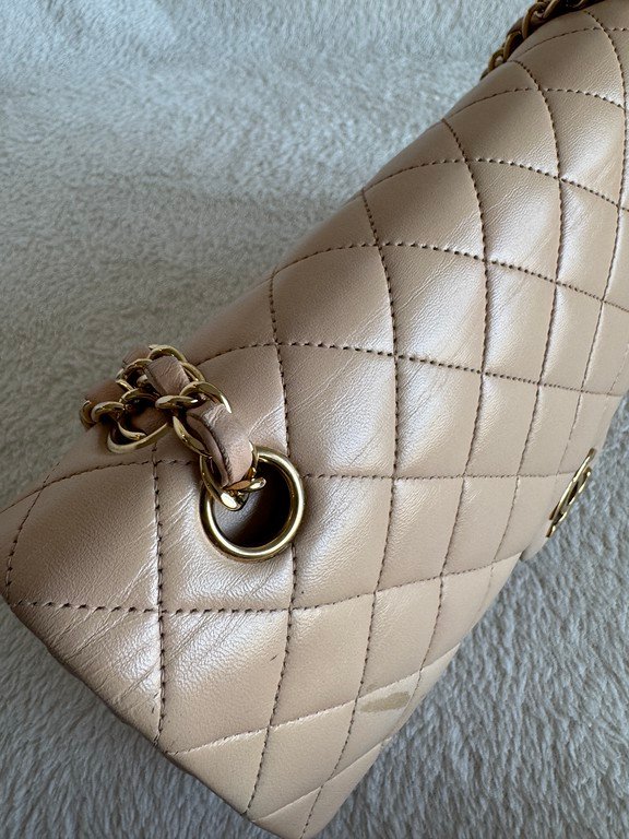 CHANEL Beige Lambskin Classic Double Flap Medium GHW - Image 25