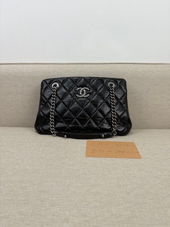 CHANEL Black Aged Calfskin Shopping Tote Medium SHW - Image 15
