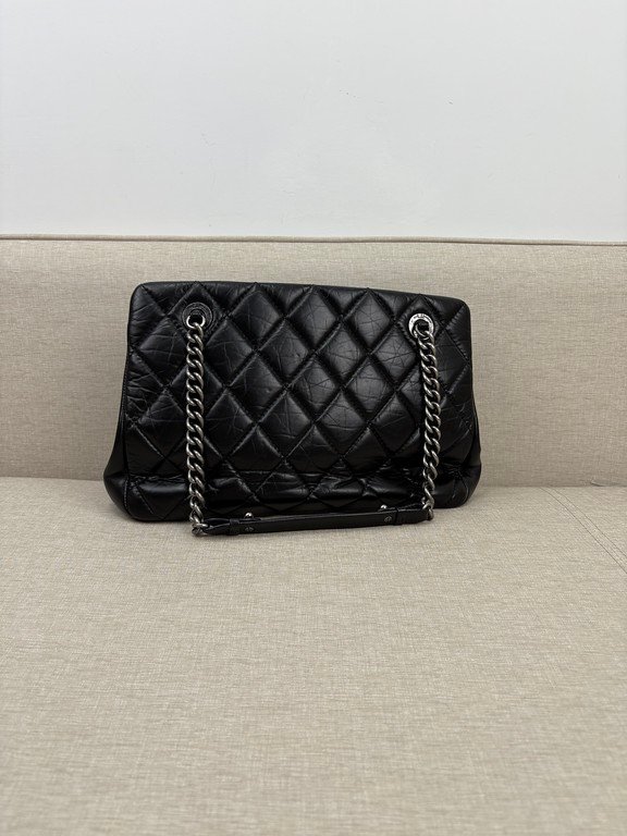 CHANEL Black Aged Calfskin Shopping Tote Medium SHW - Image 17