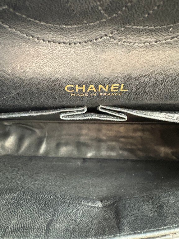 CHANEL Black Crocodile Classic Flap Medium GHW - Image 12