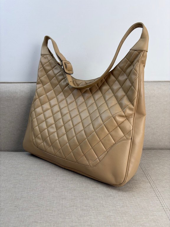 CHANEL Beige Lambskin Hobo Bag Large GHW - Image 16