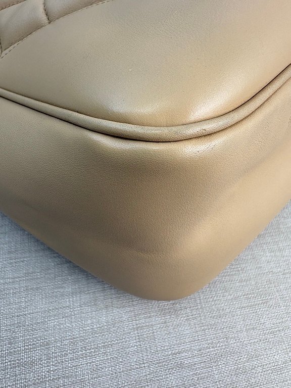 CHANEL Beige Lambskin Hobo Bag Large GHW - Image 7