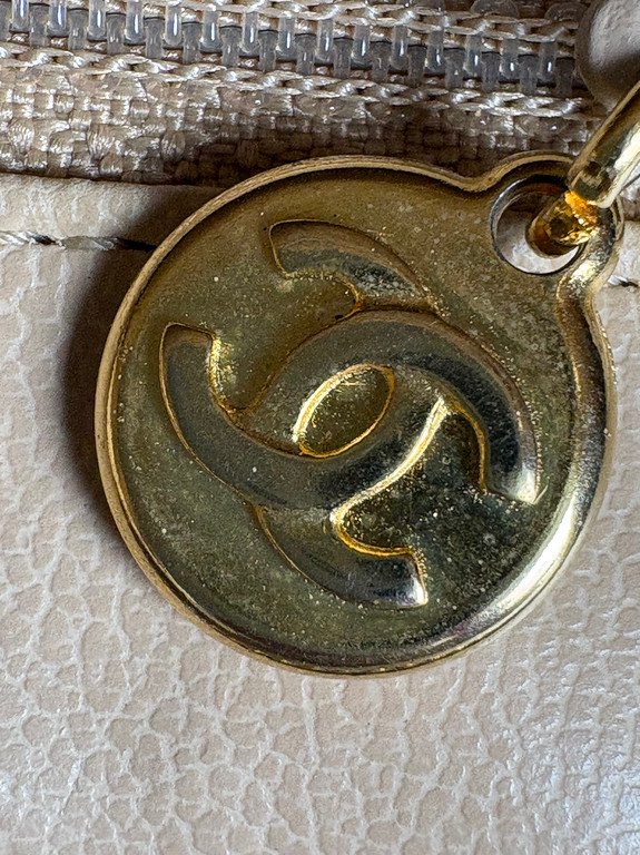 CHANEL Beige Lambskin Hobo Bag Large GHW - Image 22