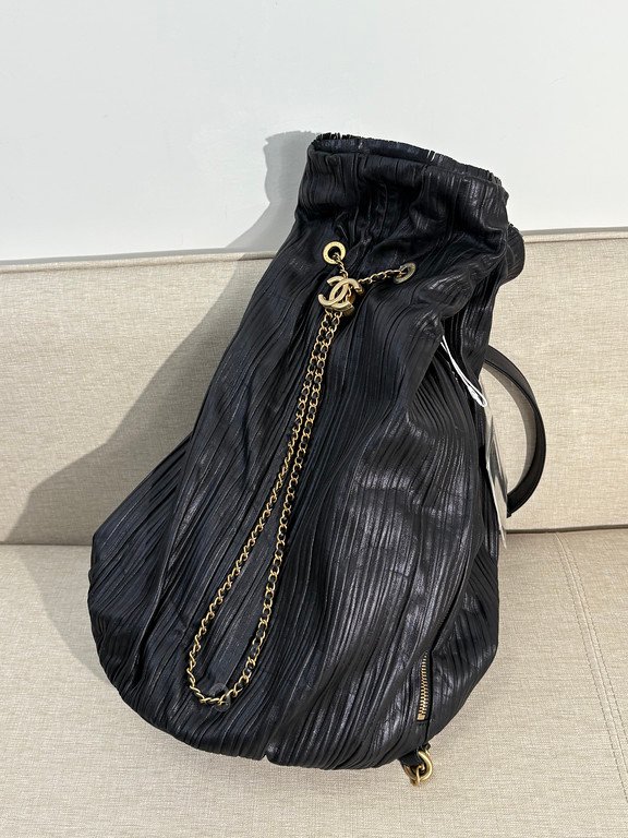 CHANEL Black Pleated Lambskin Coco Pleats Drawstring Bag Large GHW - Image 2