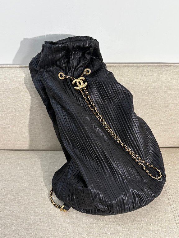 CHANEL Black Pleated Lambskin Coco Pleats Drawstring Bag Large GHW - Image 17