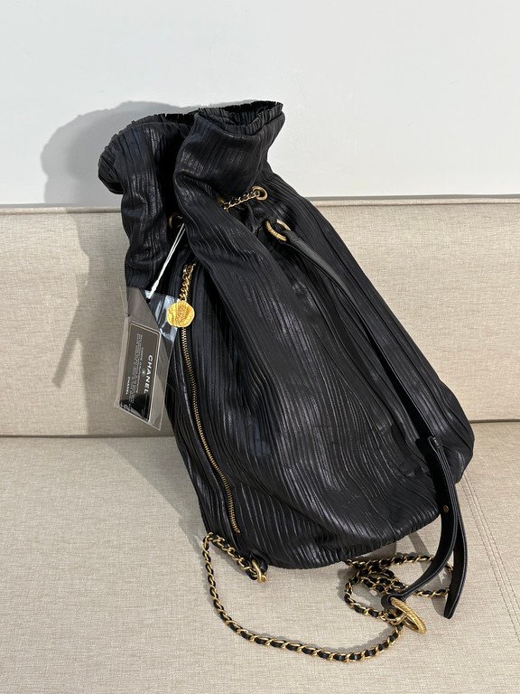 CHANEL Black Pleated Lambskin Coco Pleats Drawstring Bag Large GHW - Image 4