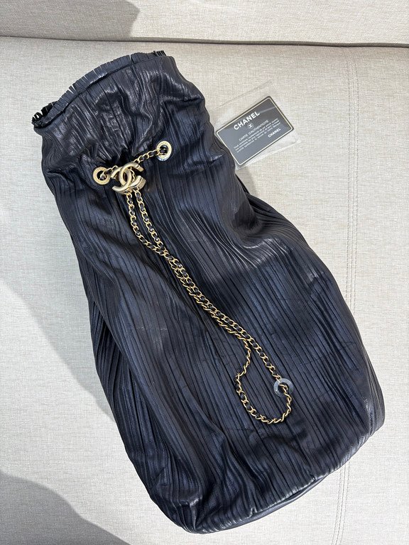CHANEL Black Pleated Lambskin Coco Pleats Drawstring Bag Large GHW - Image 6