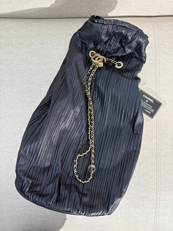 CHANEL Black Pleated Lambskin Coco Pleats Drawstring Bag Large GHW - Image 19