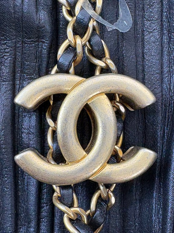 CHANEL Black Pleated Lambskin Coco Pleats Drawstring Bag Large GHW - Image 21