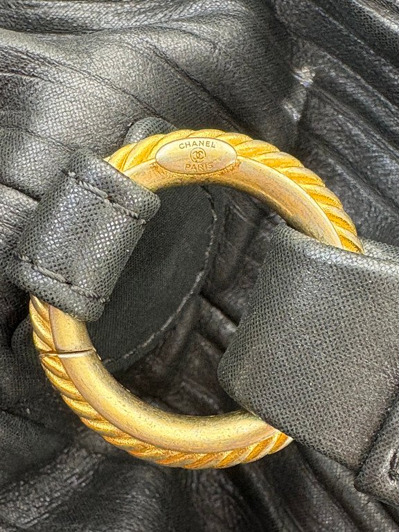 CHANEL Black Pleated Lambskin Coco Pleats Drawstring Bag Large GHW - Image 25