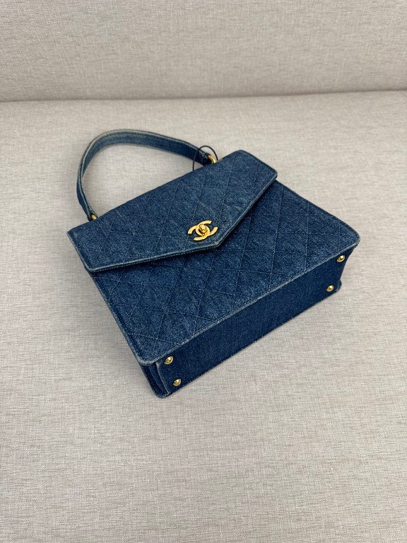 CHANEL Blue Denim Kelly Top Handle Medium GHW - Image 3