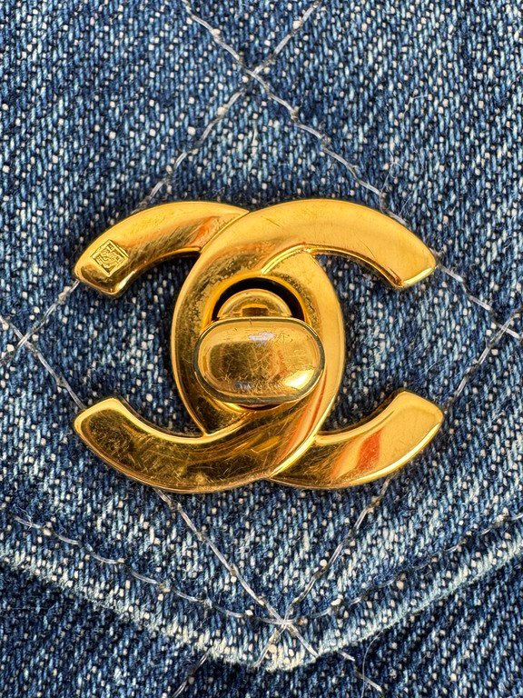 CHANEL Blue Denim Kelly Top Handle Medium GHW - Image 7