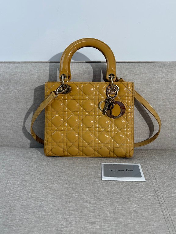 DIOR Beige Patent Leather Lady Dior Medium LGHW - Image 2