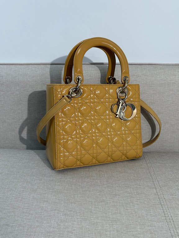 DIOR Beige Patent Leather Lady Dior Medium LGHW - Image 3