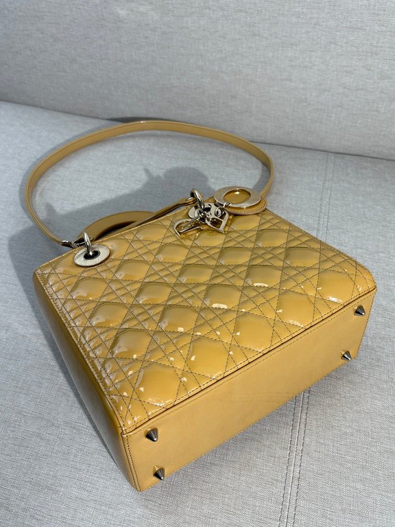 DIOR Beige Patent Leather Lady Dior Medium LGHW - Image 5