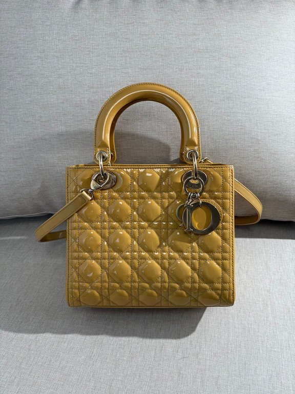 DIOR Beige Patent Leather Lady Dior Medium LGHW
