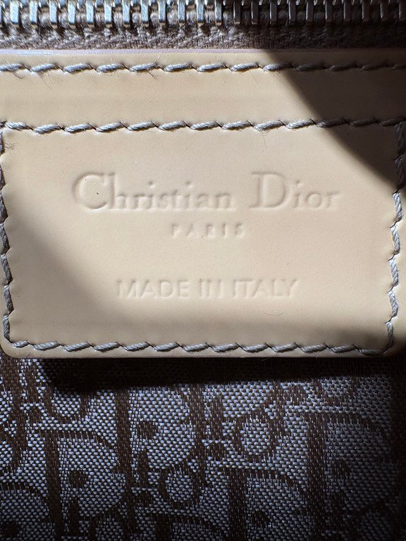 DIOR Beige Patent Leather Lady Dior Medium LGHW - Image 32