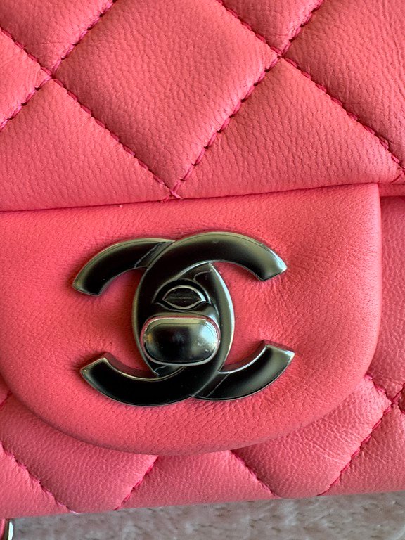 CHANEL Pink Lambskin Classic Flap Mini SHW - Image 6