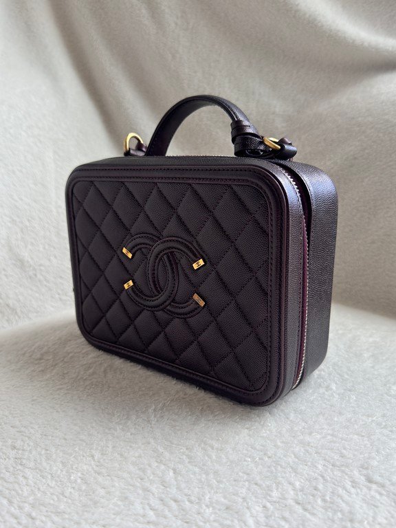 CHANEL Black Caviar CC Filigree Vanity Case Medium GHW - Image 16