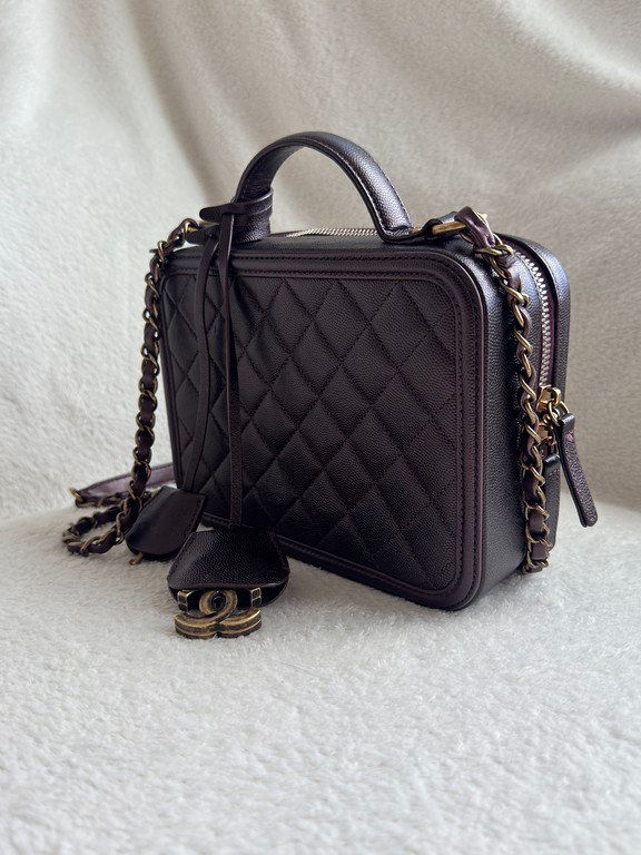 CHANEL Black Caviar CC Filigree Vanity Case Medium GHW - Image 17