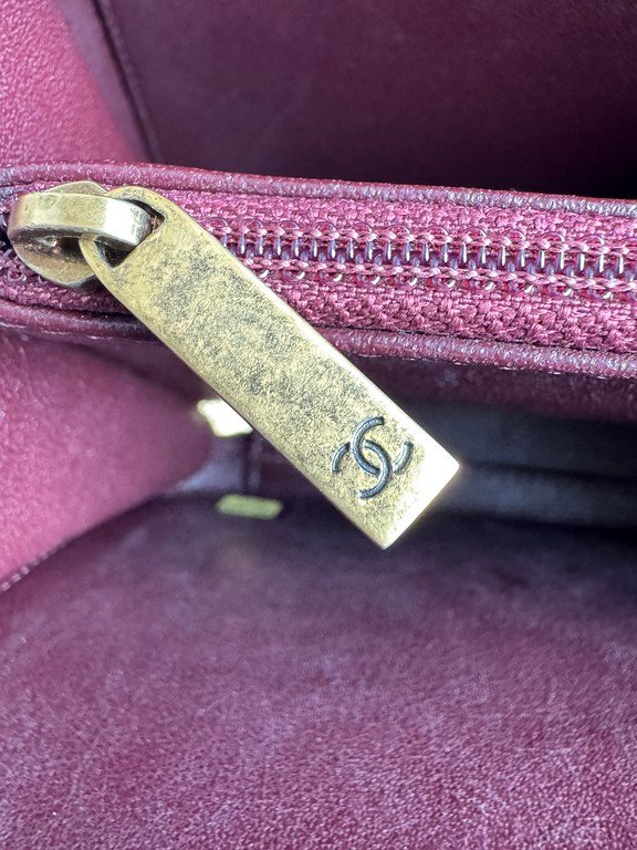 CHANEL Black Caviar CC Filigree Vanity Case Medium GHW - Image 13