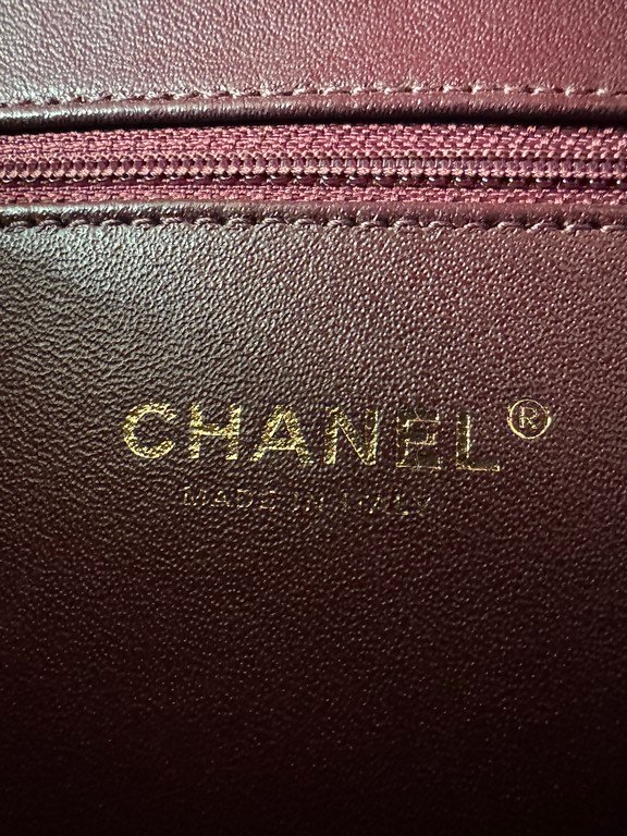CHANEL Black Caviar CC Filigree Vanity Case Medium GHW - Image 19