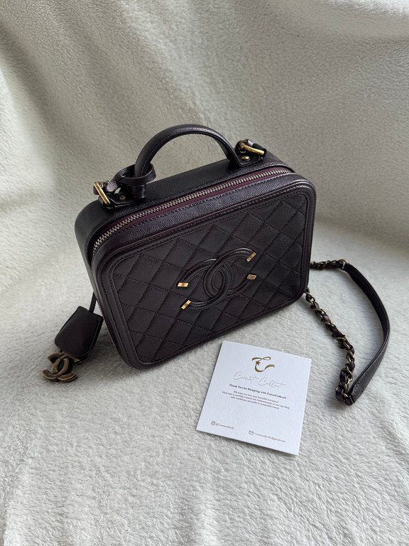 CHANEL Black Caviar CC Filigree Vanity Case Medium GHW - Image 22