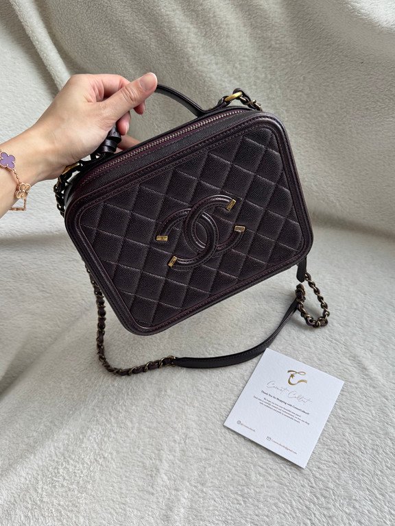 CHANEL Black Caviar CC Filigree Vanity Case Medium GHW - Image 30