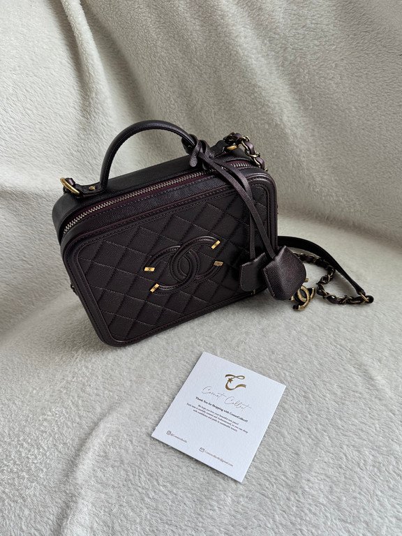 CHANEL Black Caviar CC Filigree Vanity Case Medium GHW - Image 26
