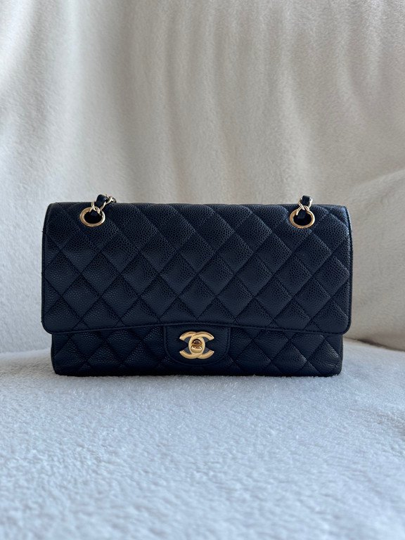 CHANEL Black Caviar Classic Flap Medium GHW