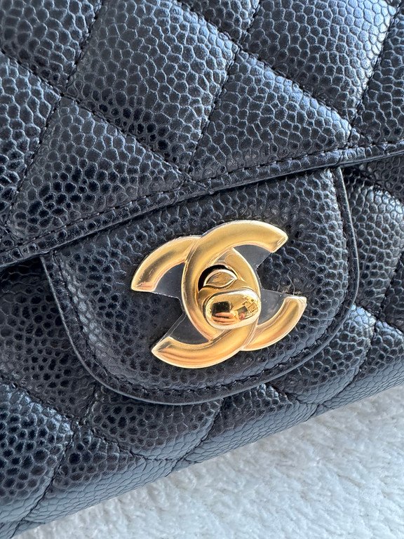 CHANEL Black Caviar Classic Flap Medium GHW - Image 7