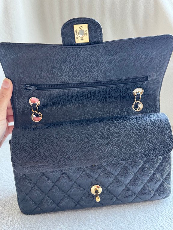 CHANEL Black Caviar Classic Flap Medium GHW - Image 9