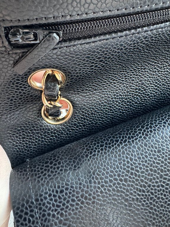 CHANEL Black Caviar Classic Flap Medium GHW - Image 13