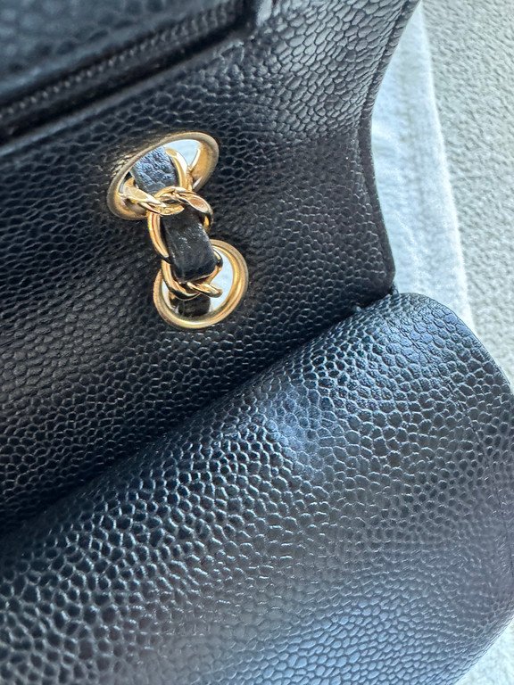 CHANEL Black Caviar Classic Flap Medium GHW - Image 6