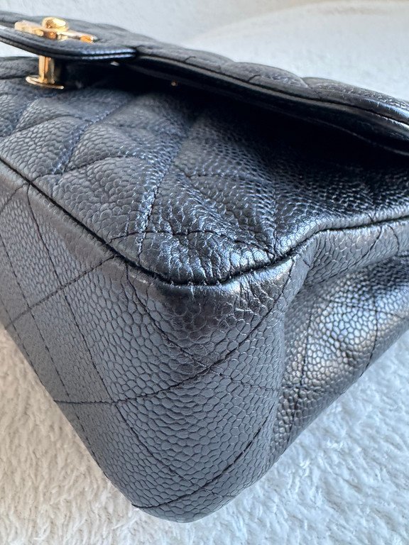 CHANEL Black Caviar Classic Flap Medium GHW - Image 11
